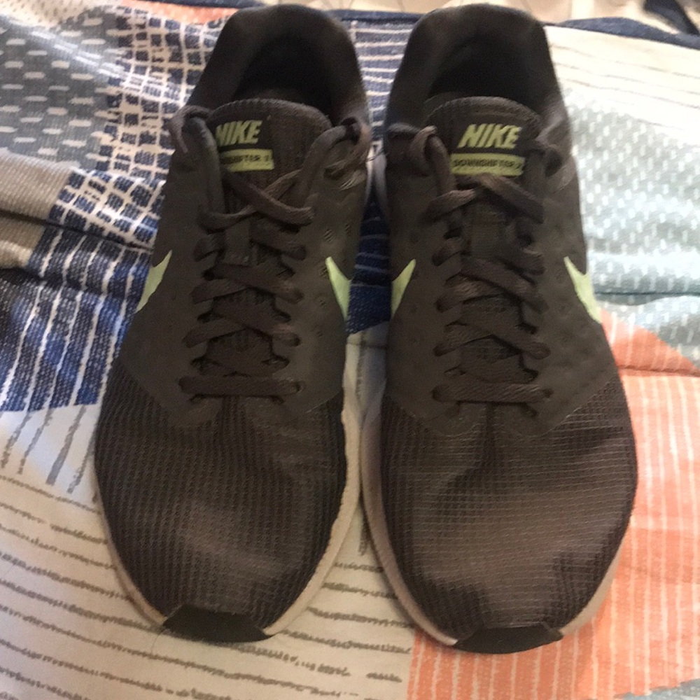 Athletic shoes